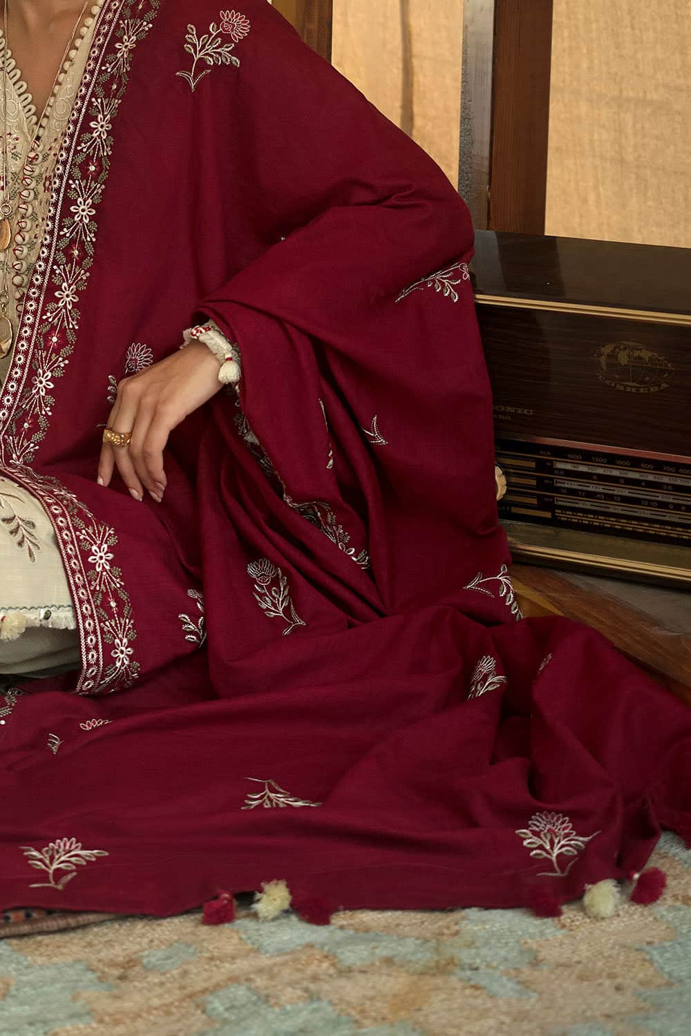 Embroidered-khaddar-dupatta-embroidered-khaddar-shirt-dyed-trouser-gulahmed-k-52060-duppata Gul Ahmed Winter 2026 - 3 Piece Embroidered Khaddar Suit with Embroidered Khaddar Dupatta–