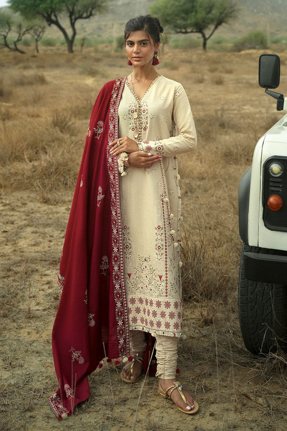 Embroidered-khaddar-dupatta-embroidered-khaddar-shirt-dyed-trouser-gulahmed-k-52060-front Gul Ahmed Winter 2026 - 3 Piece Embroidered Khaddar Suit with Embroidered Khaddar Dupatta