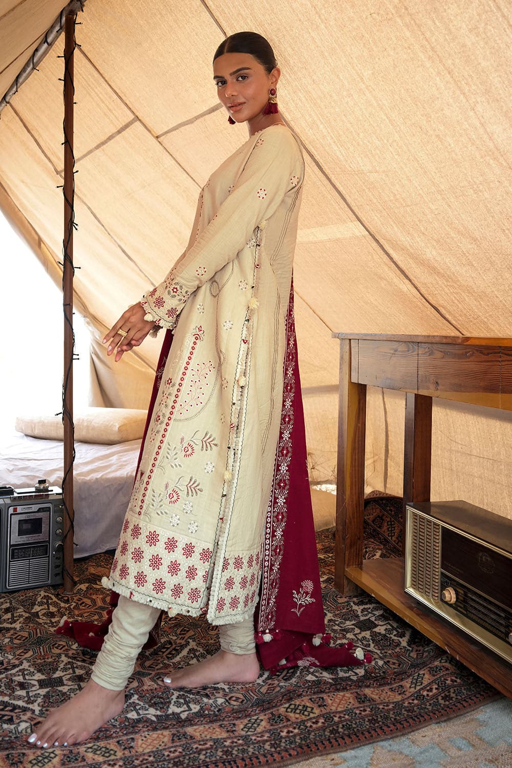 Embroidered-khaddar-dupatta-embroidered-khaddar-shirt-dyed-trouser-gulahmed-k-52060-side Gul Ahmed Winter 2026 - 3 Piece Embroidered Khaddar Suit with Embroidered Khaddar Dupatta–