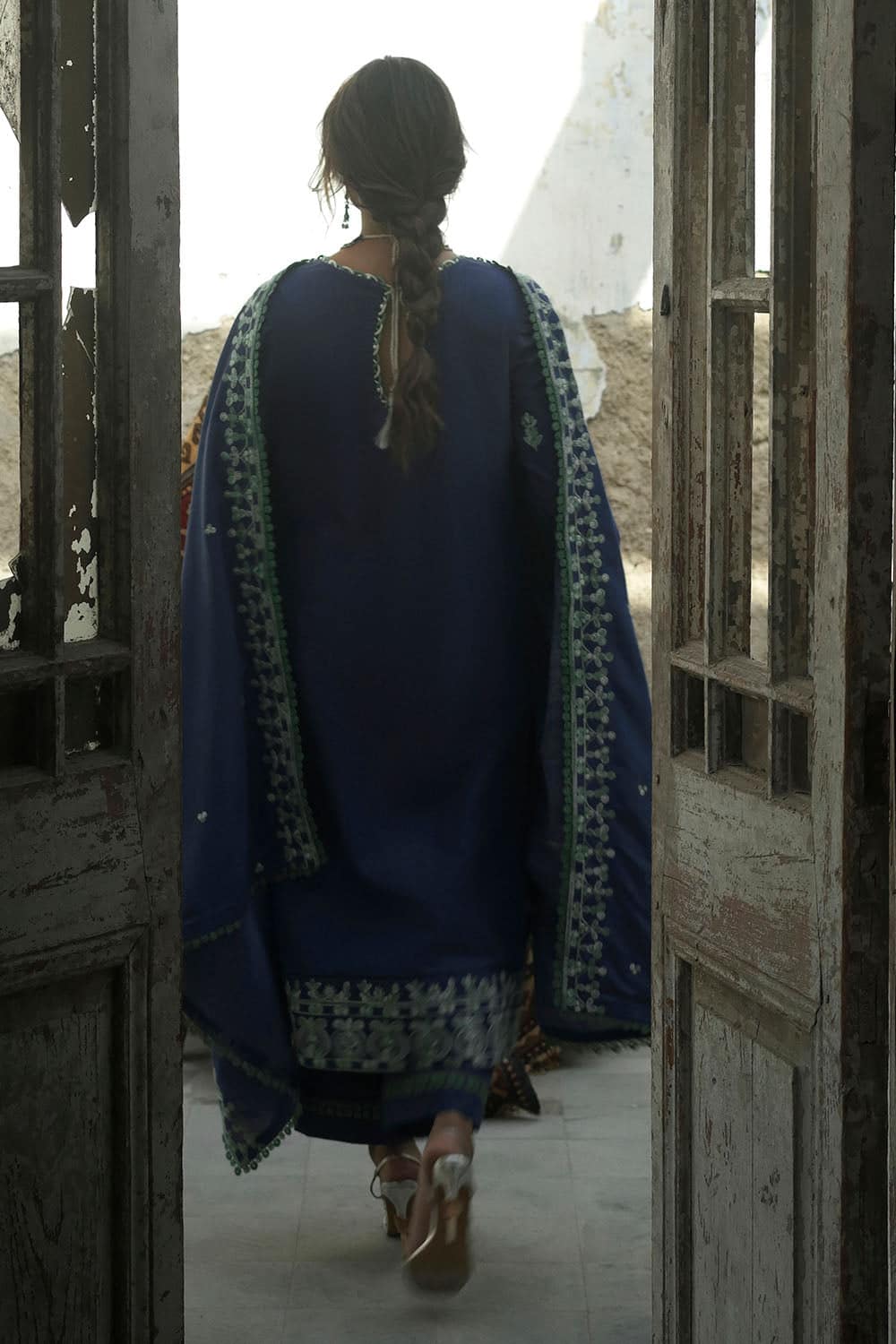 Embroidered-khaddar-dupatta-embroidered-khaddar-shirt-dyed-trouser-gulahmed-k-62062-back Gul Ahmed Winter 2026 - 3 Piece Embroidered Khaddar Suit with Embroidered Khaddar Dupatta–