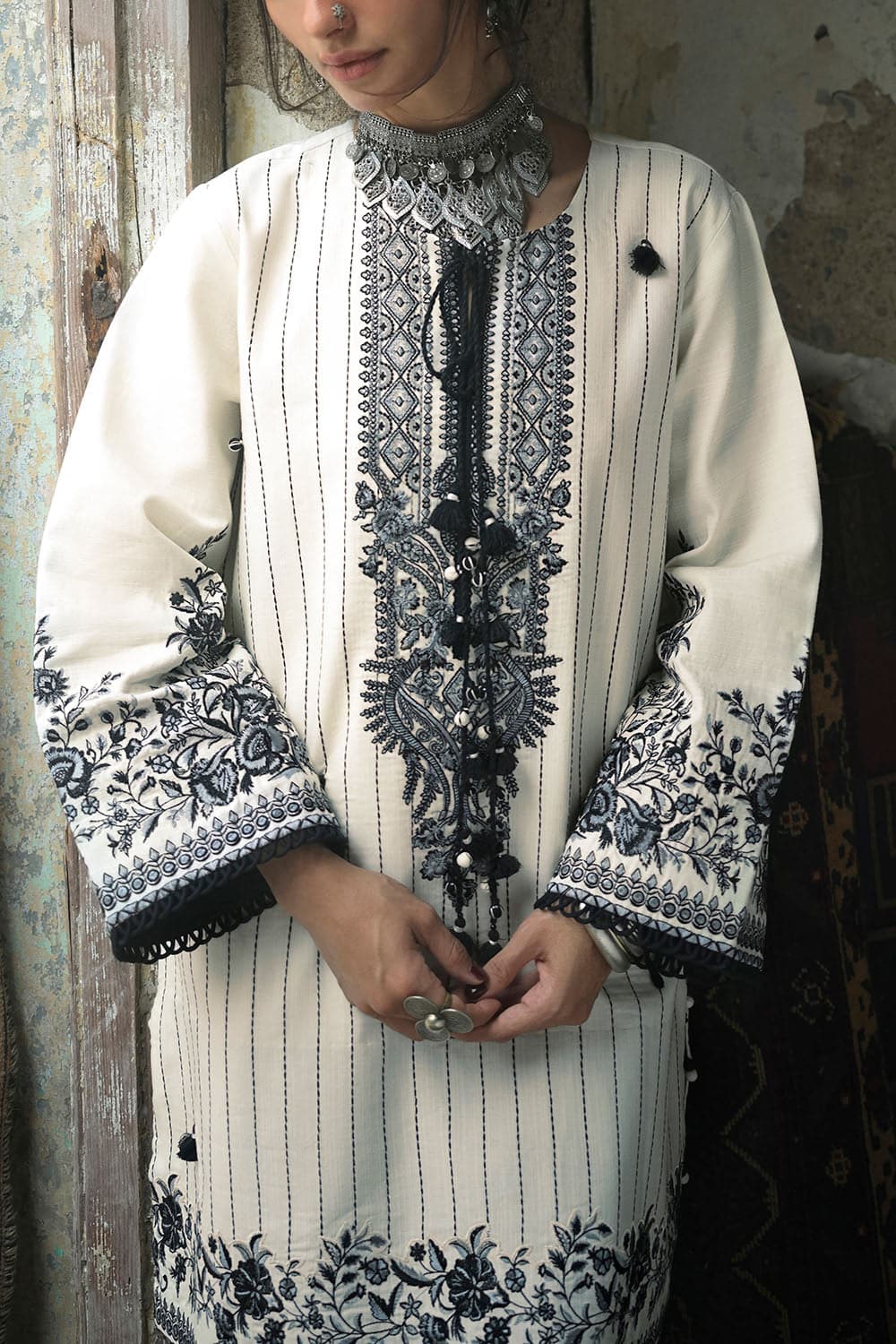 Embroidered-khaddar-shirt-embroidered-trouser-gulahmed-tk-52013-close Gul Ahmed Winter 2026 - 2 Piece Embroidered Khaddar Suit– Embroidered-Khaddar-Shirt-Embroidered-Trouser