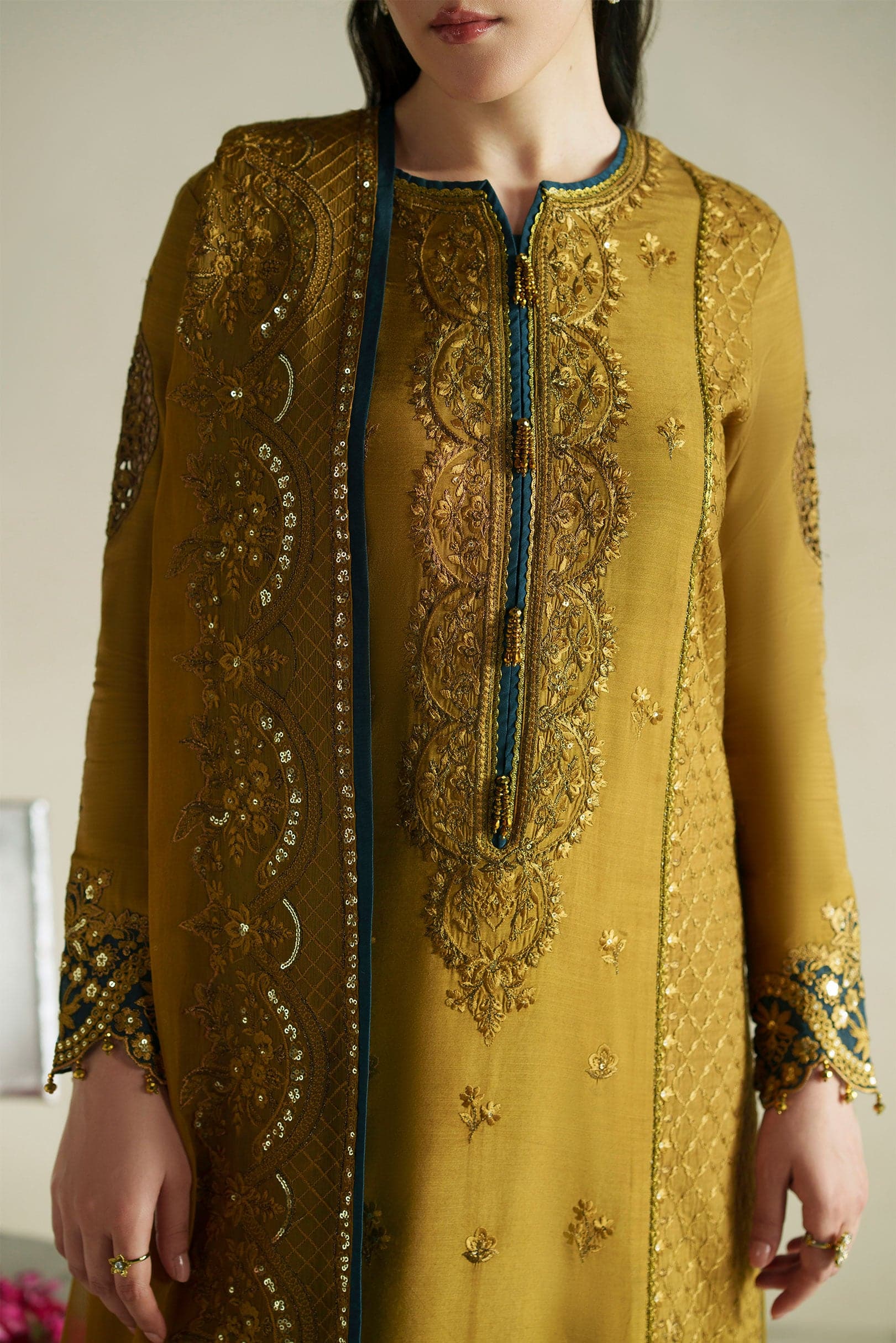 Mtb06268 Kundan Antique Gold Shirt Set | Raw Silk Edit'26 Vera World– MTB06268