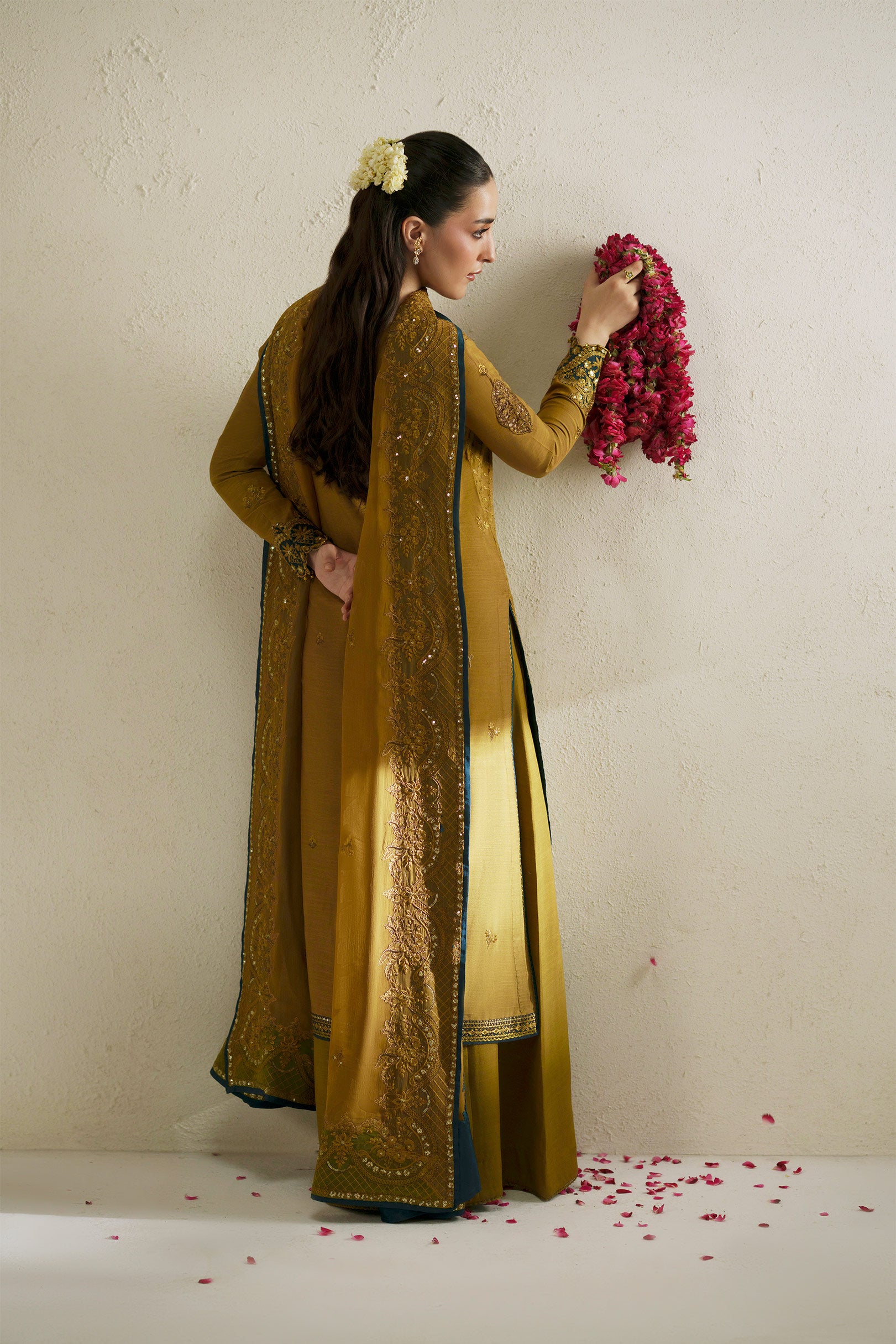 Mtb06306 Kundan Antique Gold Shirt Set | Raw Silk Edit'26 Vera World– MTB06306
