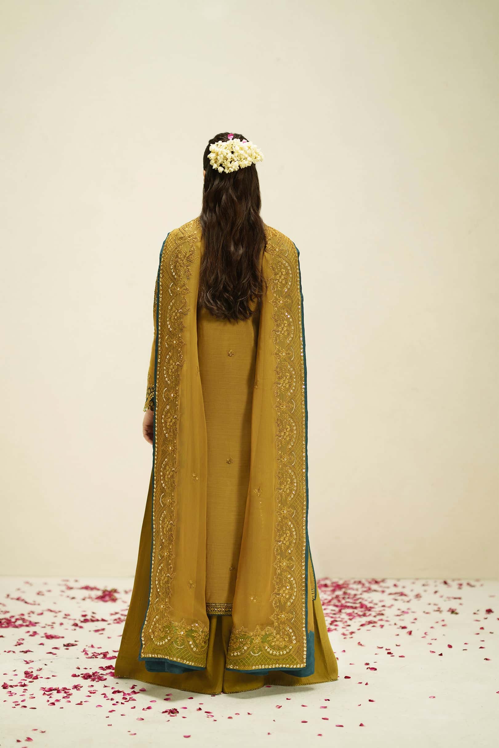 Mtb06396 Kundan Antique Gold Shirt Set | Raw Silk Edit'26 Vera World– MTB06396
