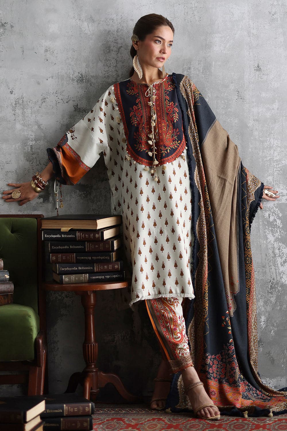 Pr3c39_1 Gul Ahmed Winter 2026 - 3 Piece Embroidered Printed Karandi Suit with Printed Karandi Dupatta