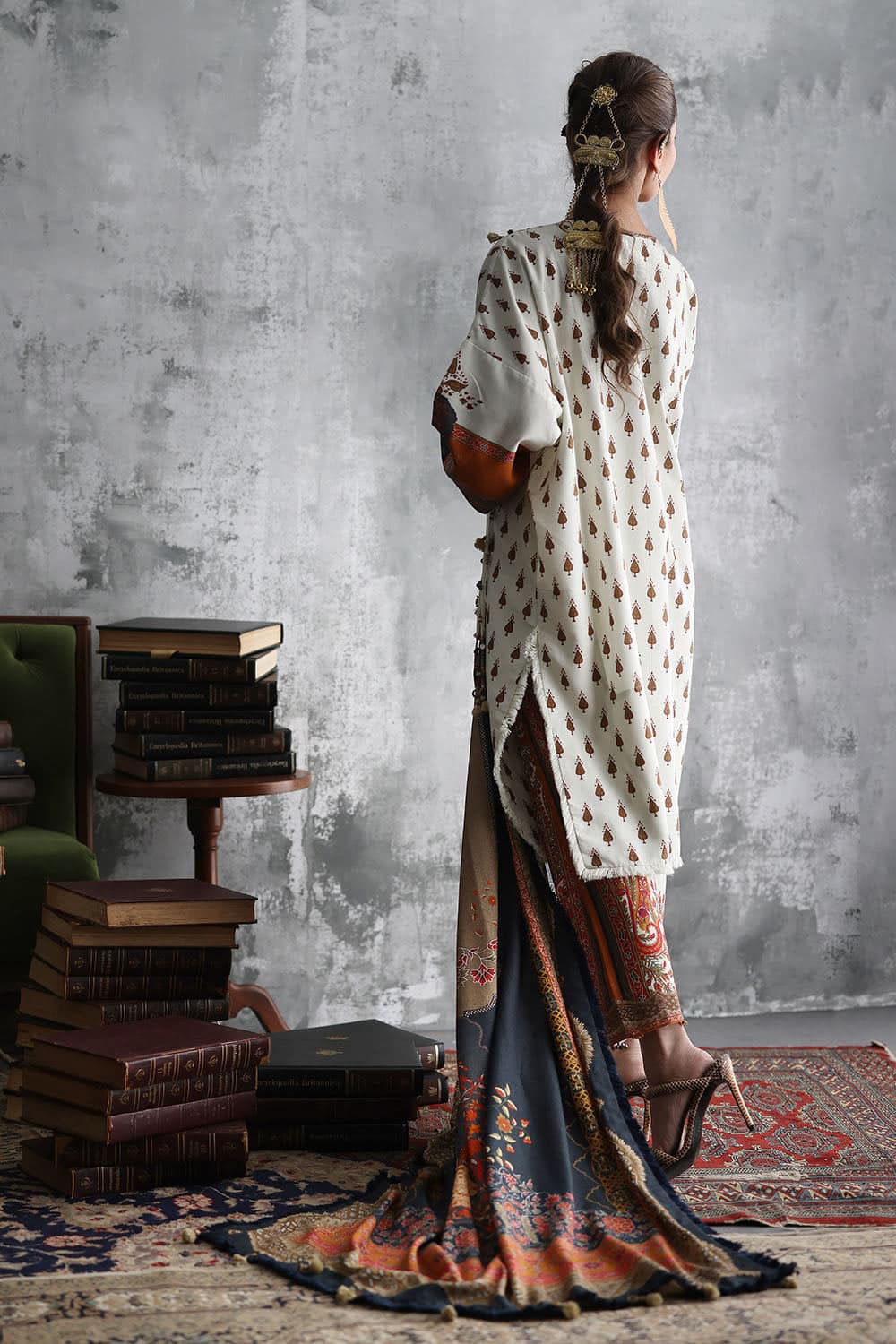 Gul ahmed winter 2026 - 3 piece embroidered printed karandi suit with printed karandi dupatta– printe Gul Ahmed Winter 2026 - 3 Piece Embroidered Printed Karandi Suit with Printed Karandi Dupatta– PRINTE