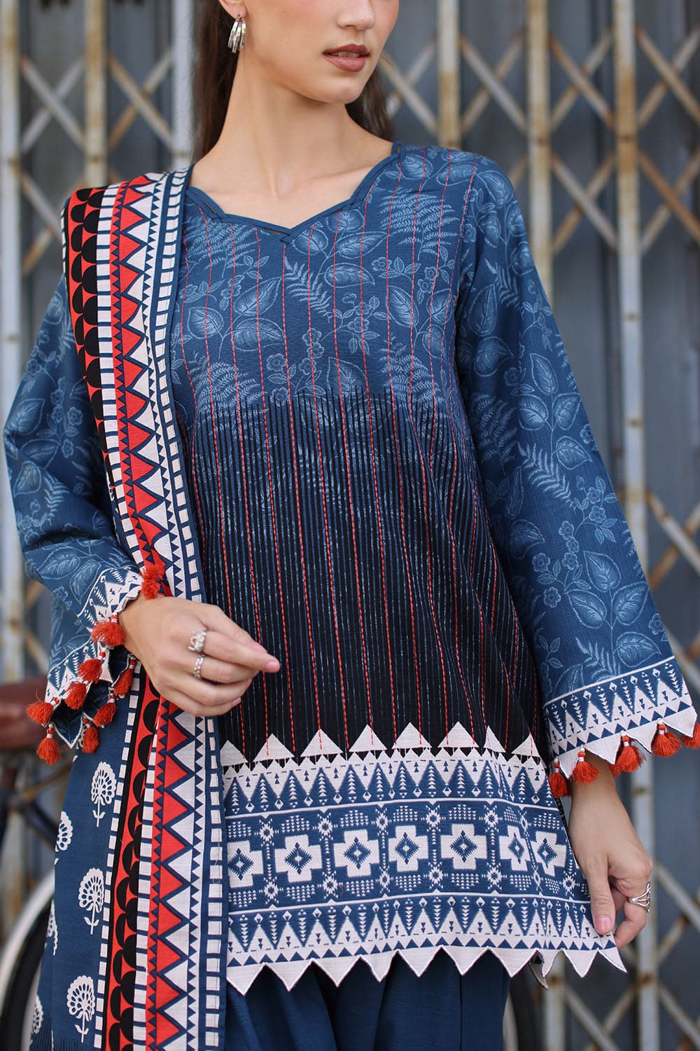Gul ahmed winter 2026 - 3 piece embroidered printed khaddar suit with printed khaddar dupatta– printe Gul Ahmed Winter 2026 - 3 Piece Embroidered Printed Khaddar Suit with Printed Khaddar Dupatta– PRINTE