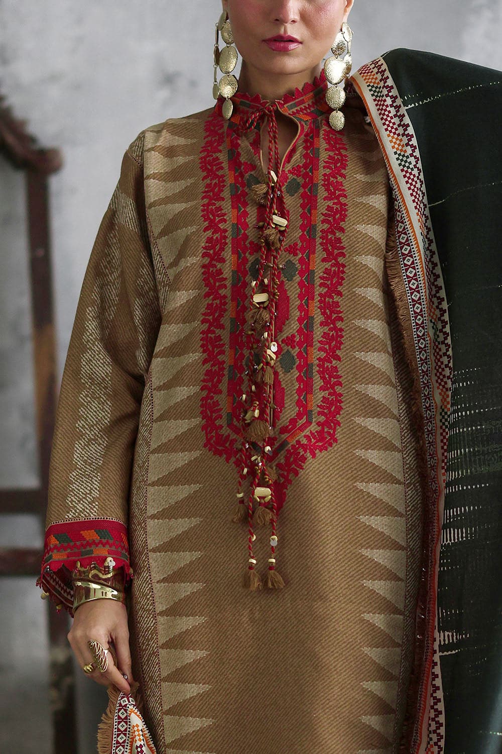 Gul ahmed winter 2026 - 3 piece embroidered printed karandi suit with printed karandi dupatta– printe Gul Ahmed Winter 2026 - 3 Piece Embroidered Printed Karandi Suit with Printed Karandi Dupatta– PRINTE