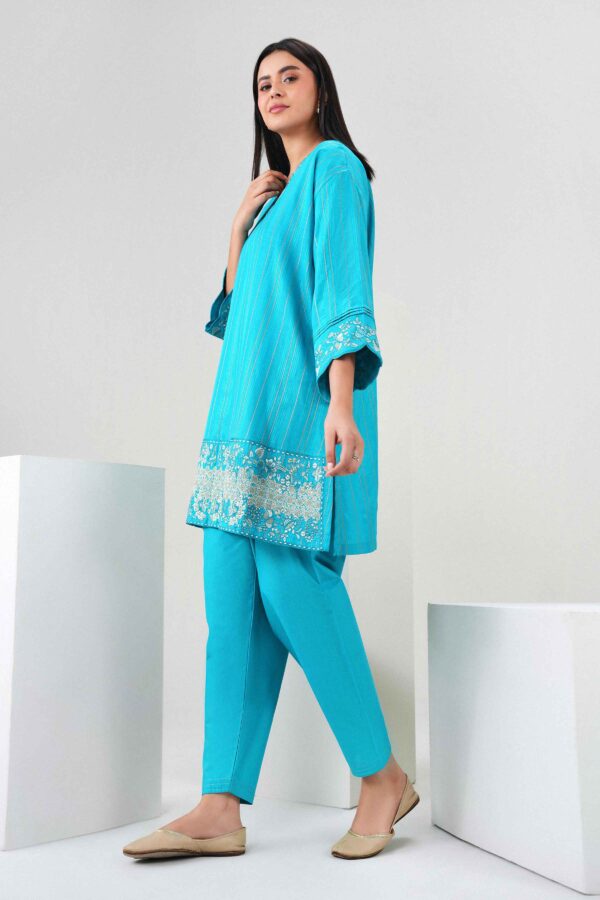Nishat linen winter collection 2026 | 2 piece - embroidered suit - pw25-368 Nishat Linen Winter Collection 2026 | 2 Piece - Embroidered Suit - PW25-368 - Image 4