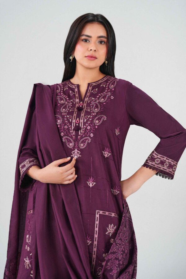 Alternative view of Nishat Linen Winter Collection 2026 | 3 Piece - Embroidered Suit - PW25-469