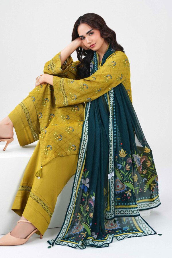 Nishat linen winter collection 2026 | 3 piece - printed suit - pw25-519 Nishat Linen Winter Collection 2026 | 3 Piece - Printed Suit - PW25-519 - Image 4