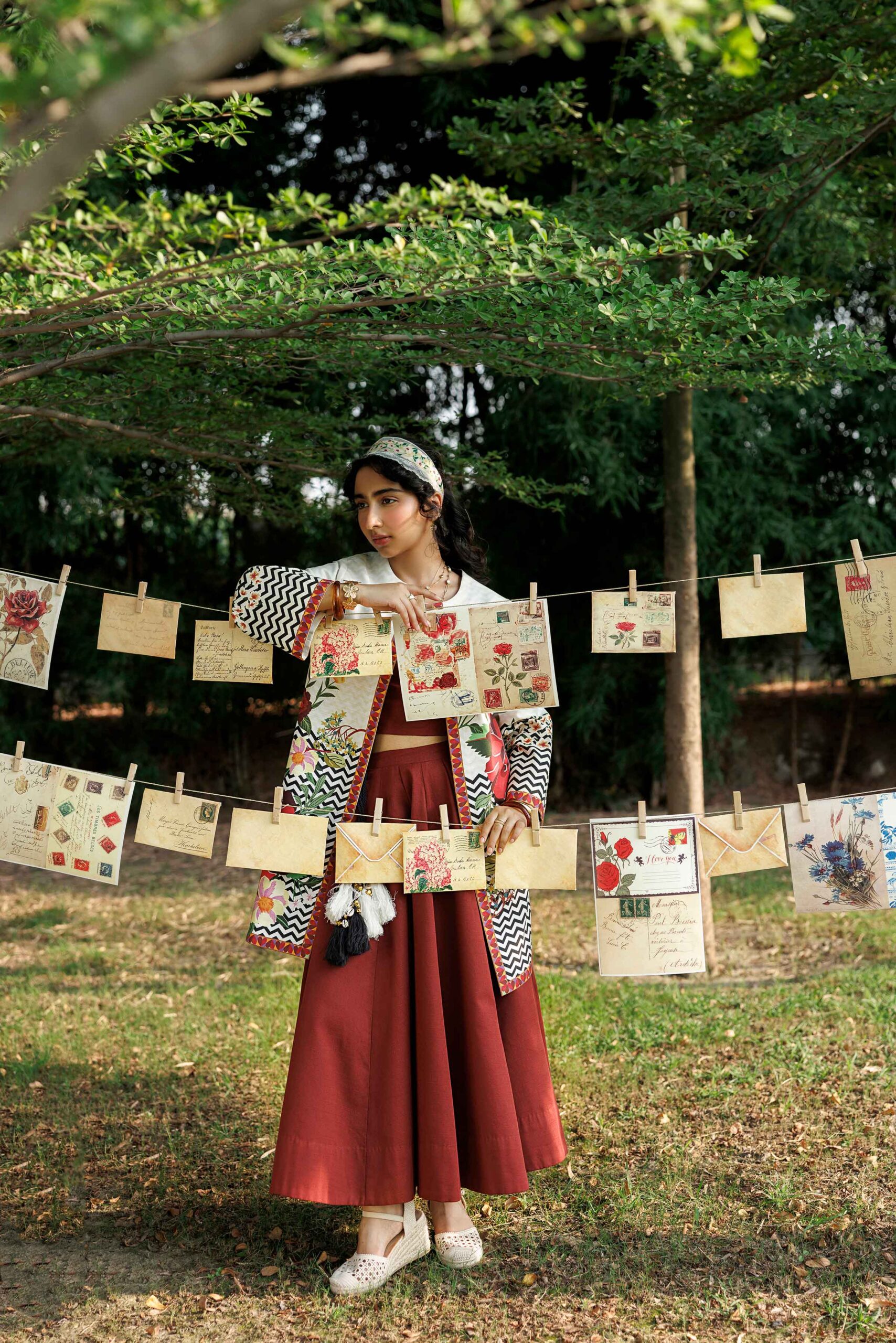 Nishat linen winter collection 2026 | printed jacket - pw25-556 Nishat Linen Winter Collection 2026 | Printed Jacket - PW25-556 - Image 4