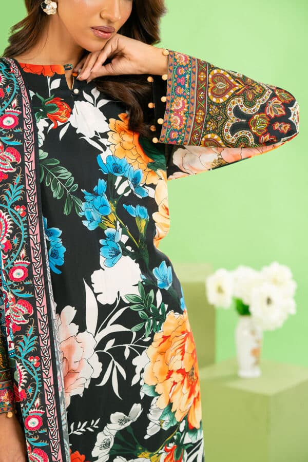 Printed-Cotton-Linen-Dupatta-Printed-Cotton-Linen-Shirt-Dyed-Trouser-Gulahmed-WNS-52048-Close Gul Ahmed Winter 2026 - 3 Piece Printed Cotton Linen Suit with Dupatta– Printed-Cotton-Linen-Dupatta-Printed-Cotton-L
