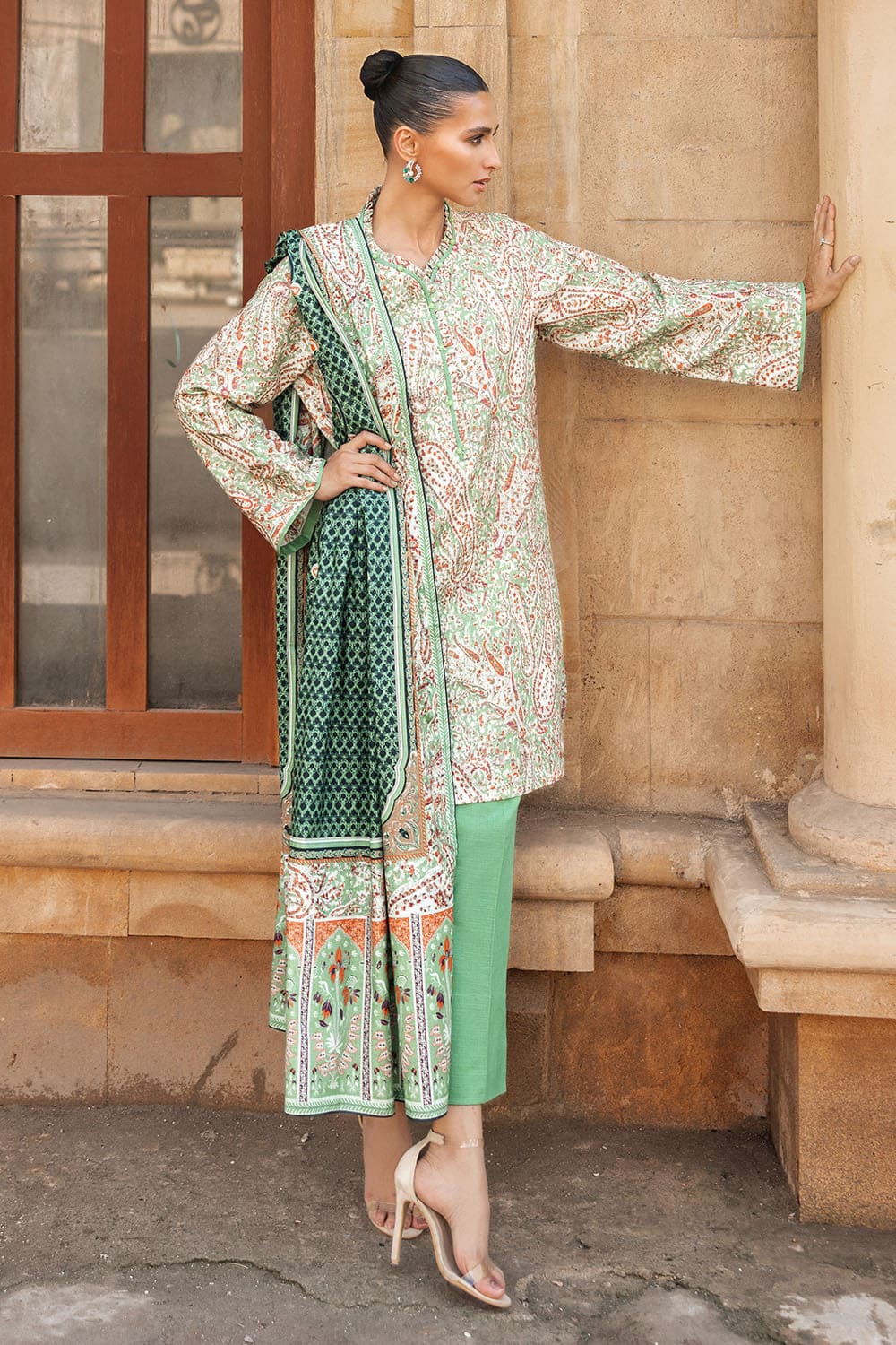 Printed-khaddar-dupatta-printed-khaddar-shirt-dyed-trouser-gulahmed-k-52043-front Gul Ahmed Winter 2026 - 3 Piece Printed Khaddar Suit with Dupatta