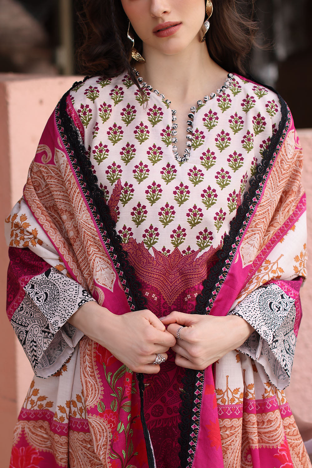 Printed-khaddar-dupatta-printed-khaddar-shirt-dyed-trouser-gulahmed-k-62034-close Gul Ahmed Winter 2026 3 Piece Printed Khaddar Suit with Printed Khaddar Dupatta– Printed-Khaddar-Dupatta-Printed-Khaddar-Shir