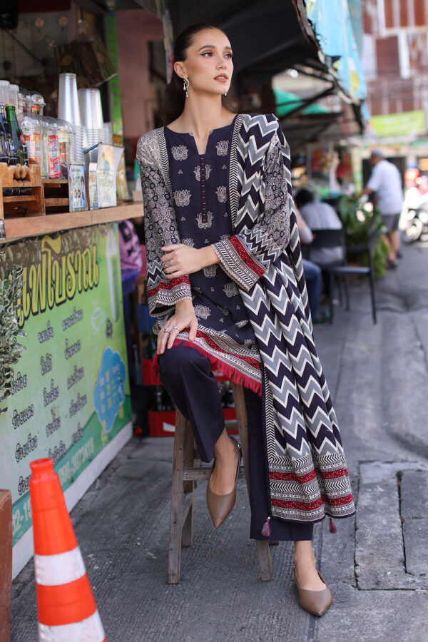 Printed-khaddar-dupatta-printed-khaddar-shirt-dyed-trouser-gulahmed-k-62036-front-1 Gul Ahmed Winter 2026 3 Piece Printed Khaddar Suit with Printed Khaddar Dupatta– Printed-Khaddar-Dupatta-Printed-Khaddar-Shir