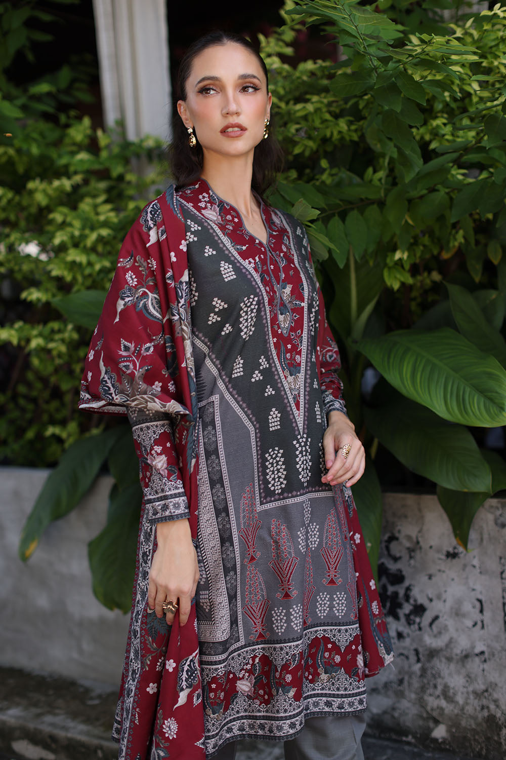 Printed-khaddar-dupatta-printed-khaddar-shirt-dyed-trouser-gulahmed-k-62047-close-1 Gul Ahmed Winter 2026 3 Piece Printed Khaddar Suit with Printed Khaddar Dupatta– Printed-Khaddar-Dupatta-Printed-Khaddar-Shir