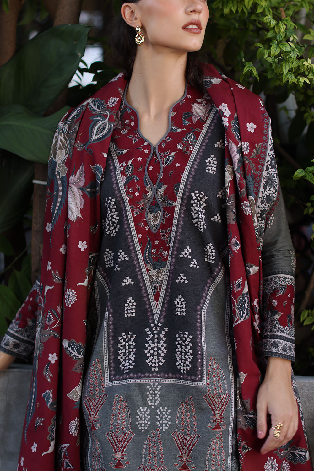 Printed-khaddar-dupatta-printed-khaddar-shirt-dyed-trouser-gulahmed-k-62047-close Gul Ahmed Winter 2026 3 Piece Printed Khaddar Suit with Printed Khaddar Dupatta– Printed-Khaddar-Dupatta-Printed-Khaddar-Shir