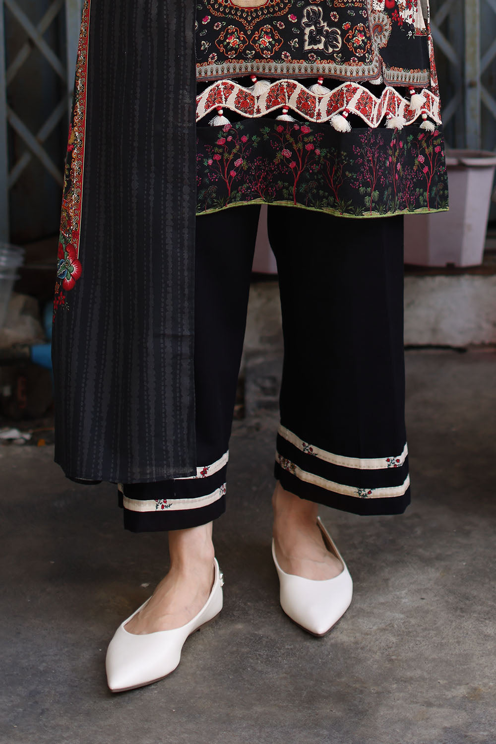 Printed-khaddar-dupatta-printed-khaddar-shirt-dyed-trouser-gulahmed-k-62079-bottom Gul Ahmed Winter 2026 3 Piece Printed Khaddar Suit with Printed Khaddar Dupatta– Printed-Khaddar-Dupatta-Printed-Khaddar-Shir