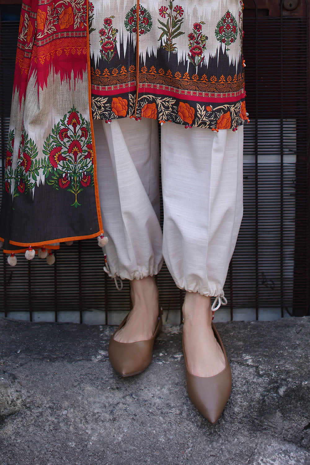Printed-khaddar-dupatta-printed-khaddar-shirt-dyed-trouser-gulahmed-k-62089-bottom Gul Ahmed Winter 2026 3 Piece Printed Khaddar Suit with Printed Khaddar Dupatta– Printed-Khaddar-Dupatta-Printed-Khaddar-Shir