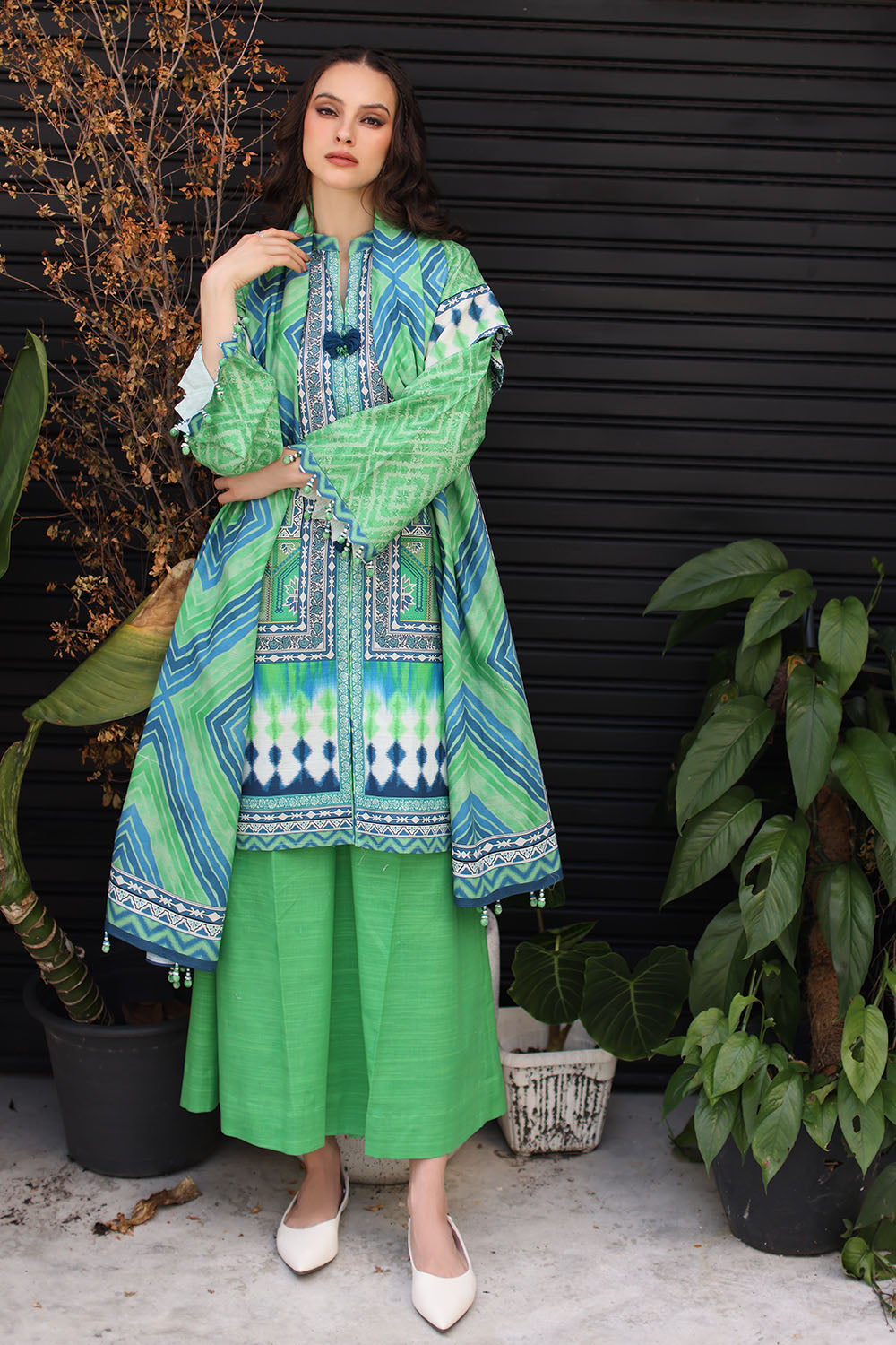 Printed-khaddar-dupatta-printed-khaddar-shirt-dyed-trouser-gulahmed-k-62109-front-1 Gul Ahmed Winter 2026 3 Piece Printed Khaddar Suit with Printed Khaddar Dupatta– Printed-Khaddar-Dupatta-Printed-Khaddar-Shir