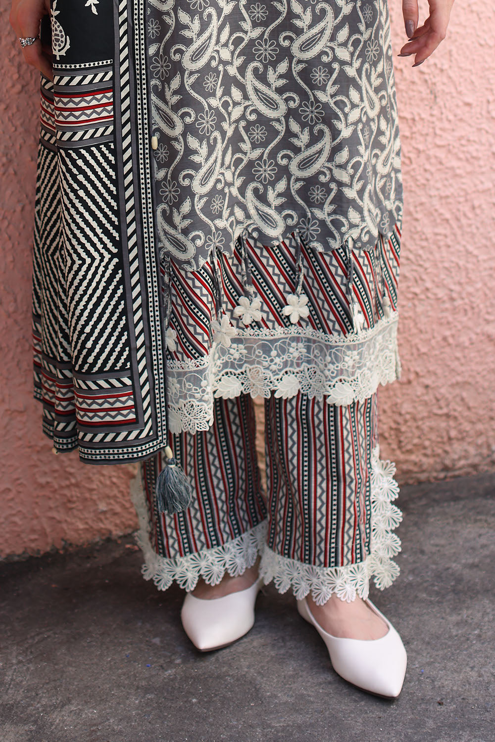 Printed-khaddar-dupatta-printed-khaddar-shirt-printed-trouser-gulahmed-k-62045-bottom Gul Ahmed Winter 2026 3 Piece Printed Khaddar Suit with Printed Khaddar Dupatta and Printed Trouser–