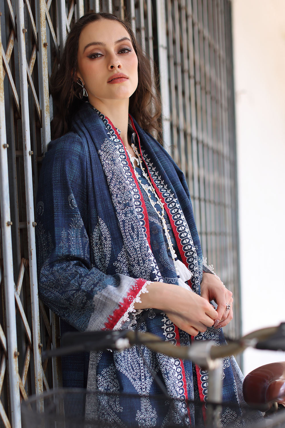 Printed-khaddar-dupatta-printed-khaddar-shirt-printed-trouser-gulahmed-k-62090-side Gul Ahmed Winter 2026 3 Piece Printed Khaddar Suit with Printed Khaddar Dupatta and Printed Trouser–