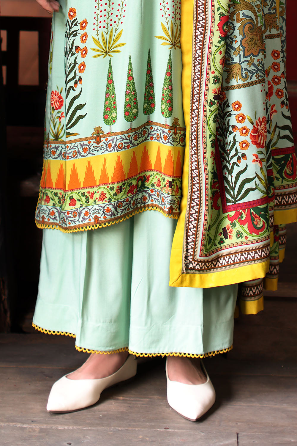 Printed-linen-dupatta-printed-linen-shirt-dyed-linen-trouser-gulahmed-lt-62004-bottom Gul Ahmed Winter 2026 3 Piece Printed Linen Suit with Printed Linen Dupatta– Printed-Linen-Dupatta-Printed-Linen-Shirt-Dye