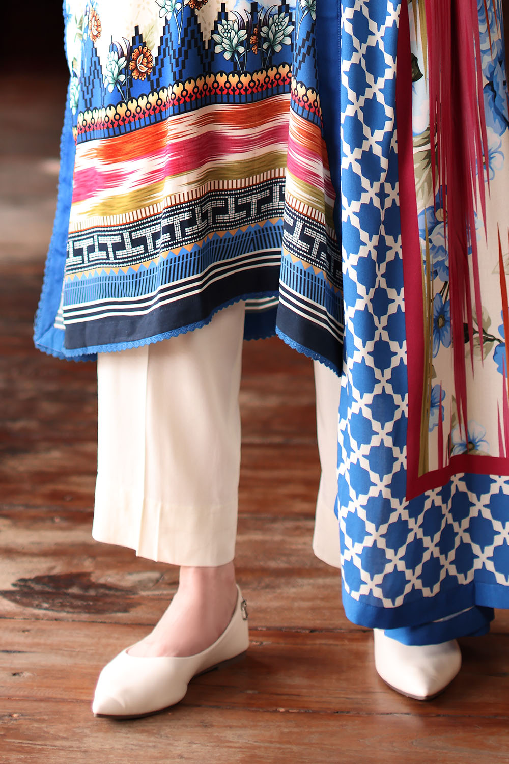 Printed-linen-dupatta-printed-linen-shirt-dyed-linen-trouser-gulahmed-lt-62022-bottom Gul Ahmed Winter 2026 3 Piece Printed Linen Suit with Printed Linen Dupatta– Printed-Linen-Dupatta-Printed-Linen-Shirt-Dye