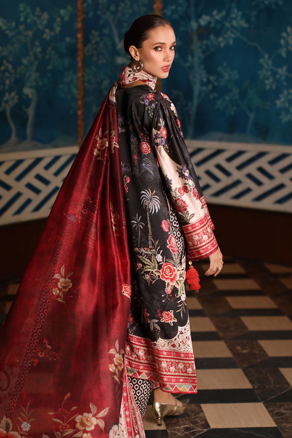 Printed-tissue-silk-dupatta-printed-charmeuse-silk-shirt-_-trouser-gulahmed-s-62023-back Gul Ahmed Winter 2026 - 3 Piece Printed Charmeuse Silk Suit with Printed Tissue Silk Dupatta–