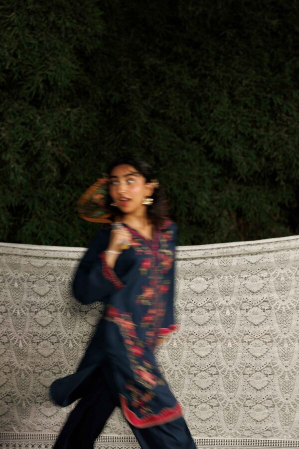 Alternative view of Nishat Linen Winter Collection 2026 | 2 Piece - Embroidered Suit - ST2STE-PRET26WV1-14