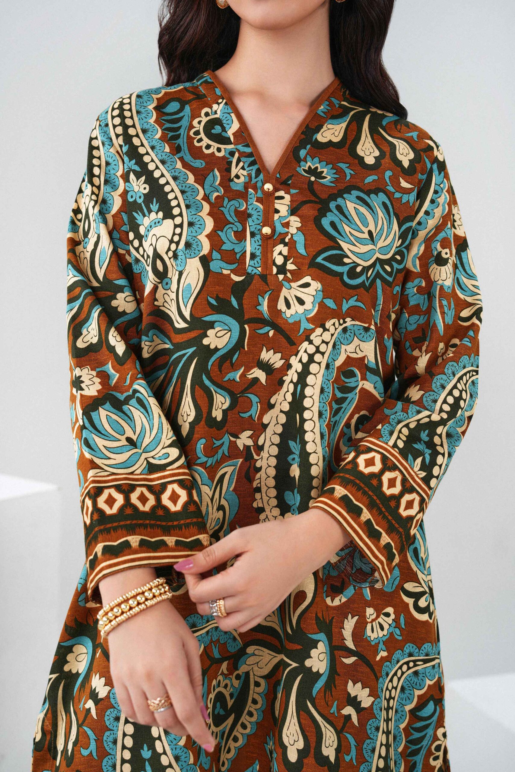 Nishat linen winter collection 2026 | 3 piece - printed suit - st3p-pret26wv1-5 Nishat Linen Winter Collection 2026 | 3 Piece - Printed Suit - ST3P-PRET26WV1-5 - Image 5