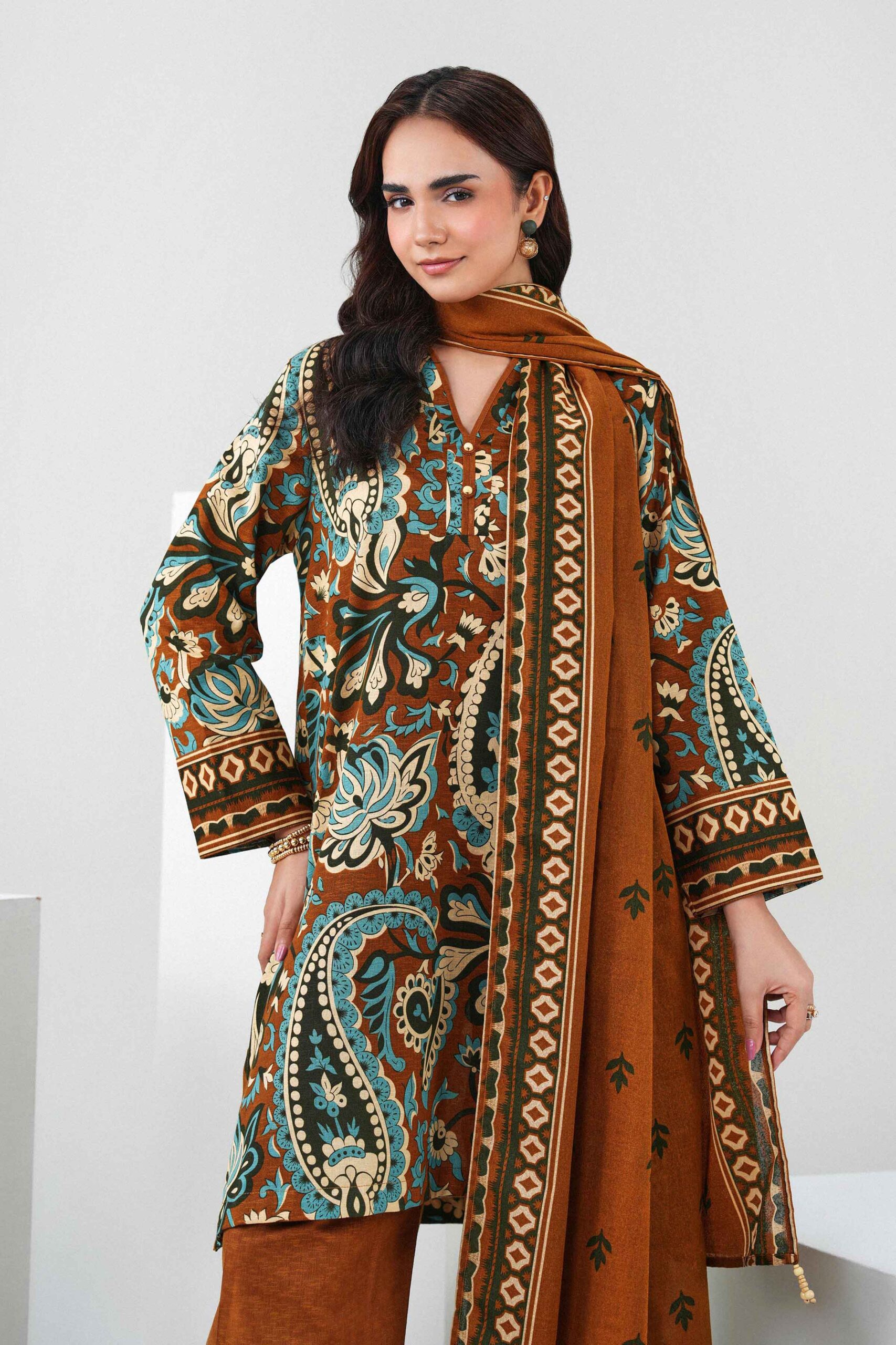 Nishat linen winter collection 2026 | 3 piece - printed suit - st3p-pret26wv1-5 Nishat Linen Winter Collection 2026 | 3 Piece - Printed Suit - ST3P-PRET26WV1-5 - Image 4