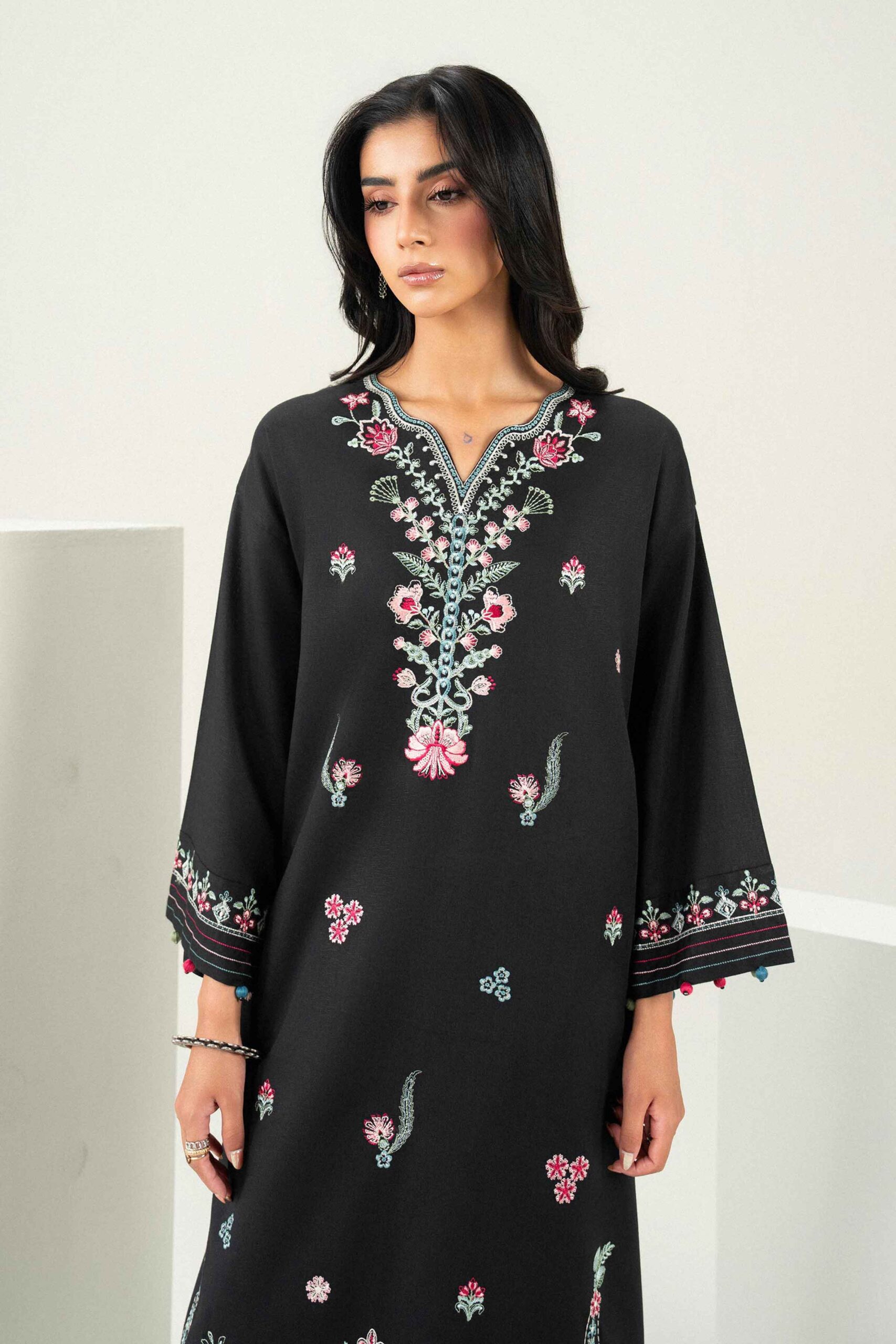 Nishat linen winter collection 2026 | 3 piece - embroidered suit - st3pe-pret26wv1-18 Nishat Linen Winter Collection 2026 | 3 Piece - Embroidered Suit - ST3PE-PRET26WV1-18 - Image 2