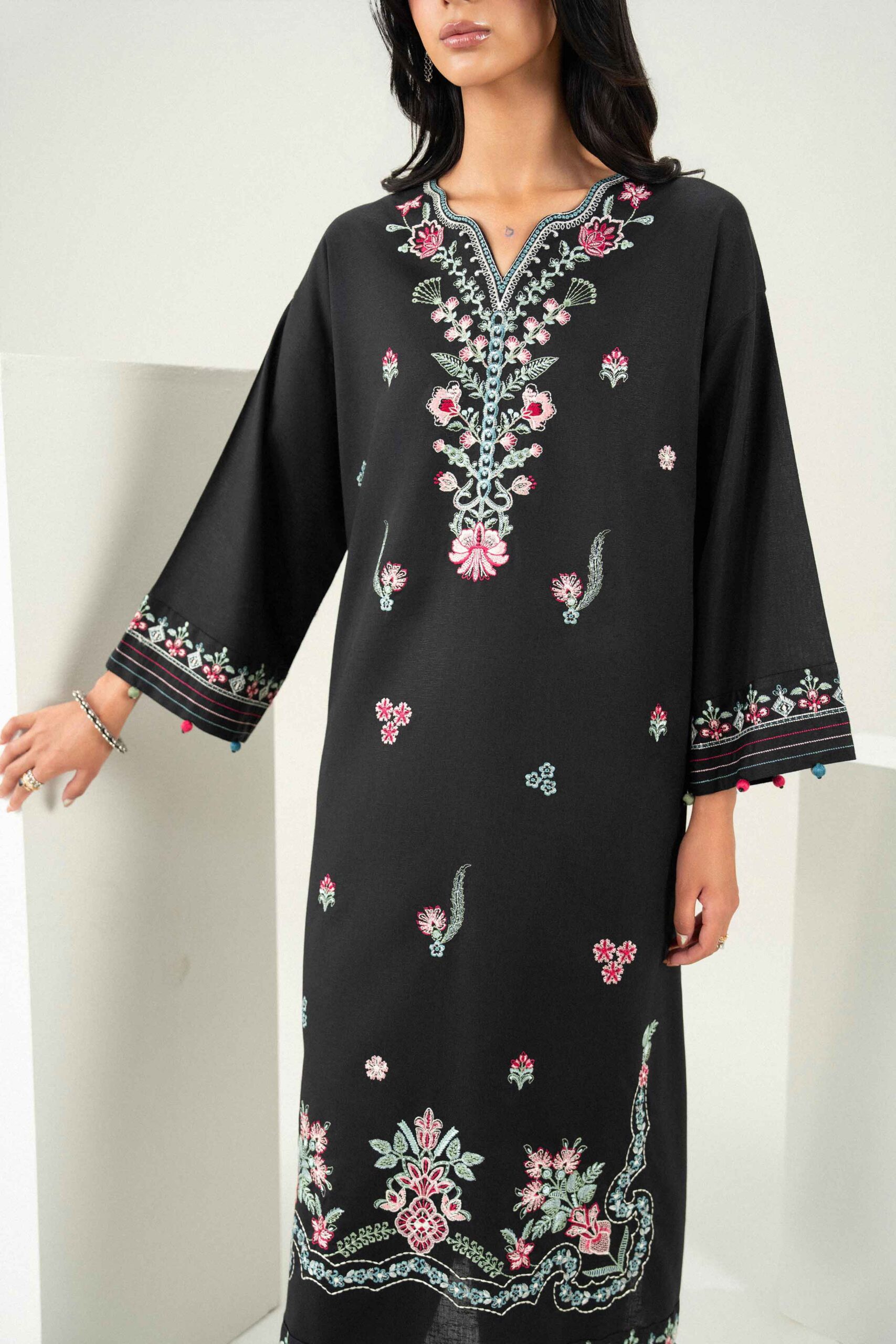 Nishat linen winter collection 2026 | 3 piece - embroidered suit - st3pe-pret26wv1-18 Nishat Linen Winter Collection 2026 | 3 Piece - Embroidered Suit - ST3PE-PRET26WV1-18 - Image 6