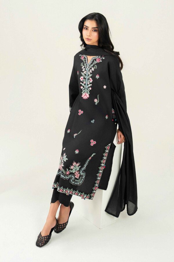Nishat linen winter collection 2026 | 3 piece - embroidered suit - st3pe-pret26wv1-18 Nishat Linen Winter Collection 2026 | 3 Piece - Embroidered Suit - ST3PE-PRET26WV1-18 - Image 4