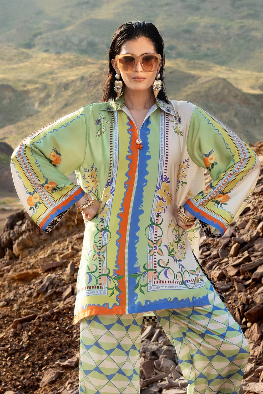 Silk-dupatta-silk-shirt-silk-trouser-gulahmed-ts-52004-close Gul Ahmed Winter 2026 - 2 Piece Printed Charmeuse Silk Suit with Trouser– Silk-Dupatta-Silk-Shirt-Silk-Trouser-Gulahmed