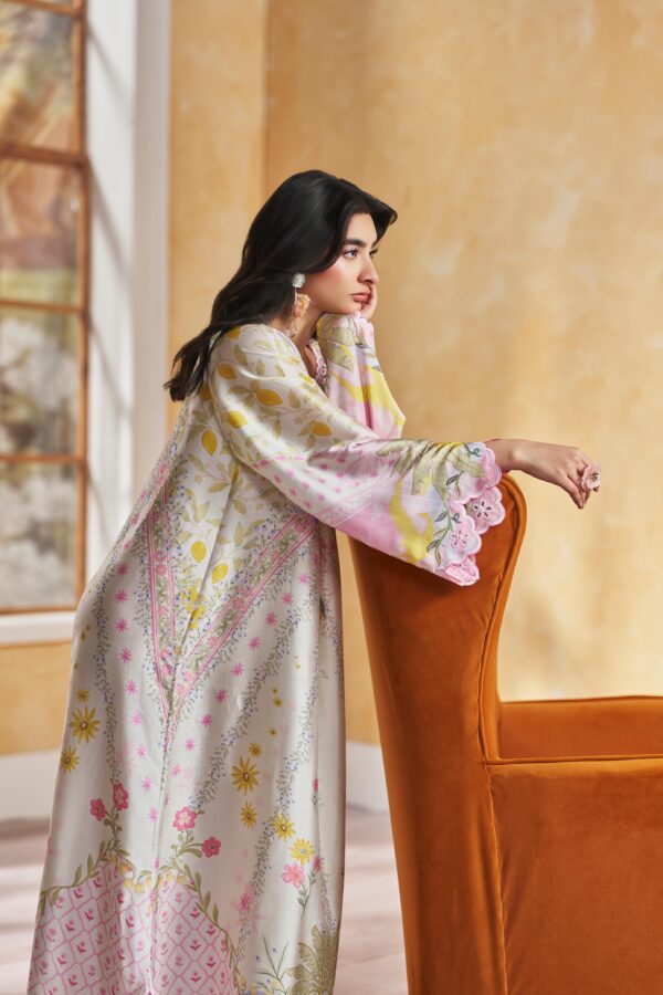 Zarha Nur Kaftaan Elara– WhatsAppImage2026-01-20at21.31.28 1