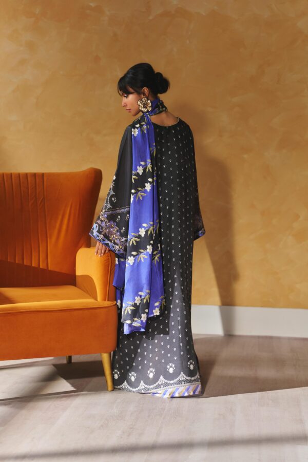 Zarha Nur Kaftaan Midnight Reverie– WhatsAppImage2026-01-20at21.34.24 1