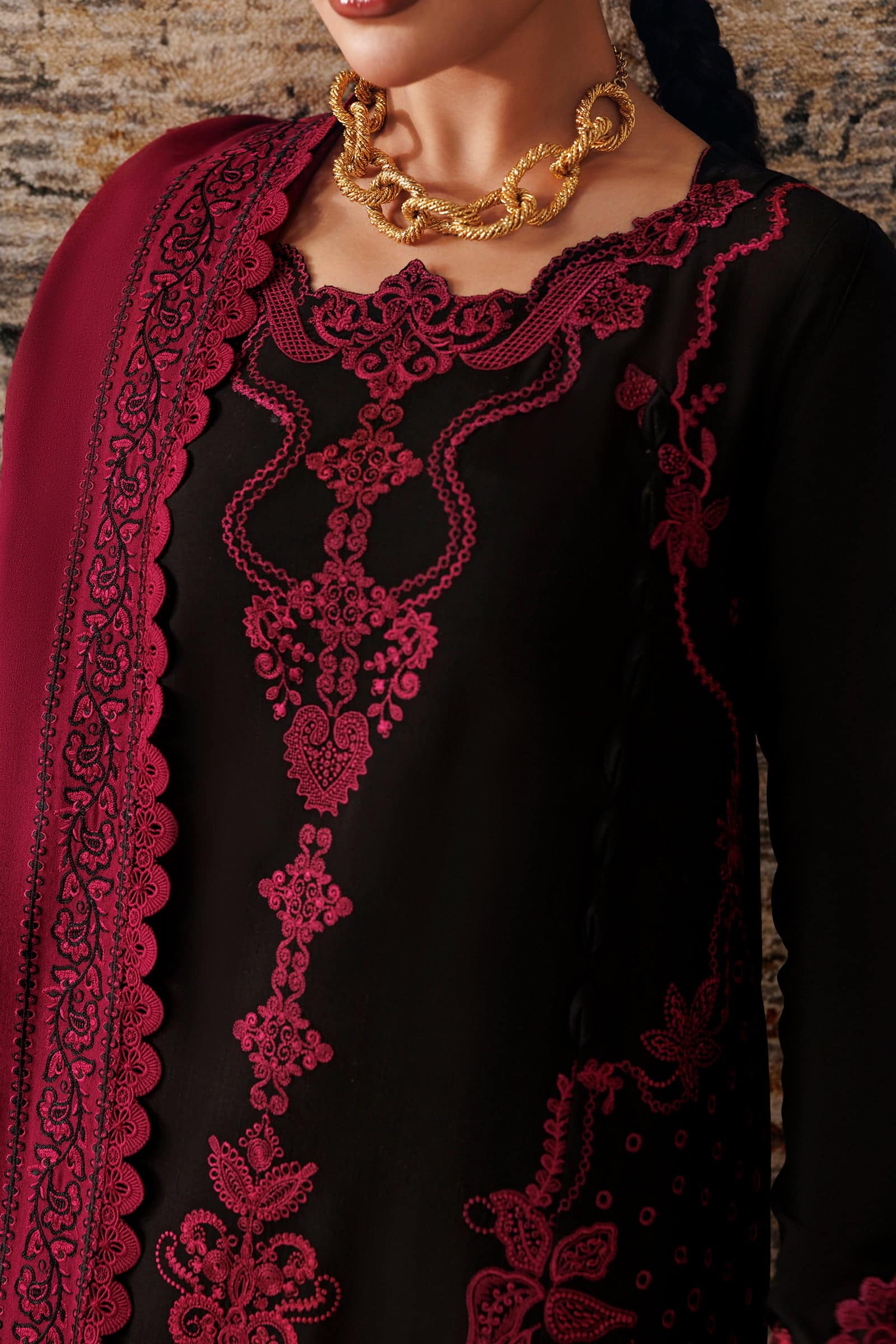 Qline linen '26 qalamkar | qlw-12 yani– detail view 2 Qline Linen '26 Qalamkar | QLW-12 Yani– detail view 2