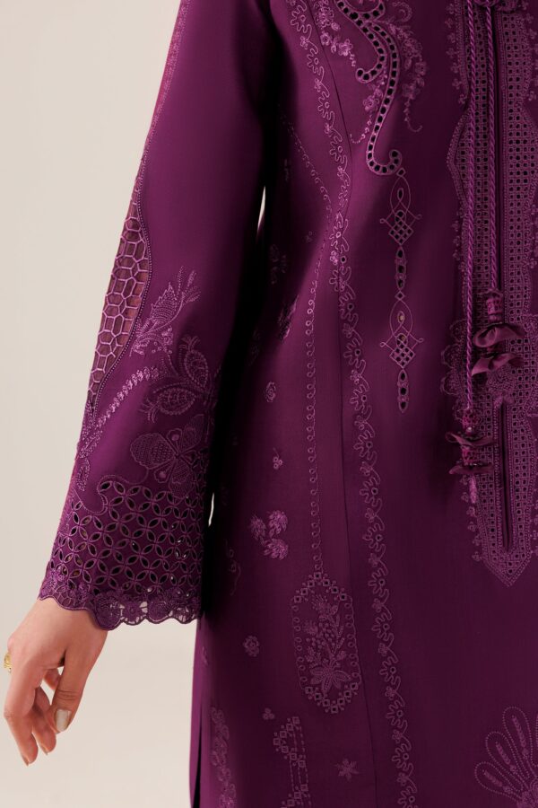 Qline linen '26 qalamkar | qlw-07 maheen– detail view 5 Qline Linen '26 Qalamkar | QLW-07 MAHEEN– detail view 5