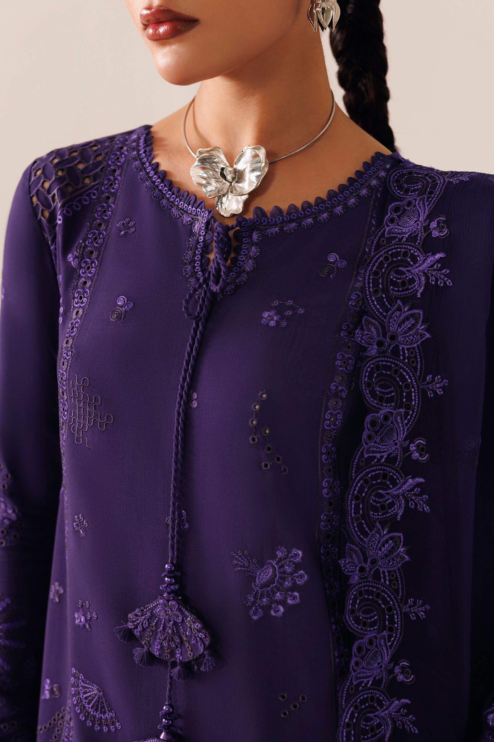 Qline linen '26 qalamkar | qlw-05 zeemal– detail view 7 Qline Linen '26 Qalamkar | QLW-05 ZEEMAL– detail view 7