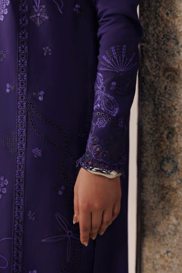 Qline linen '26 qalamkar | qlw-05 zeemal– detail view 3 Qline Linen '26 Qalamkar | QLW-05 ZEEMAL– detail view 3