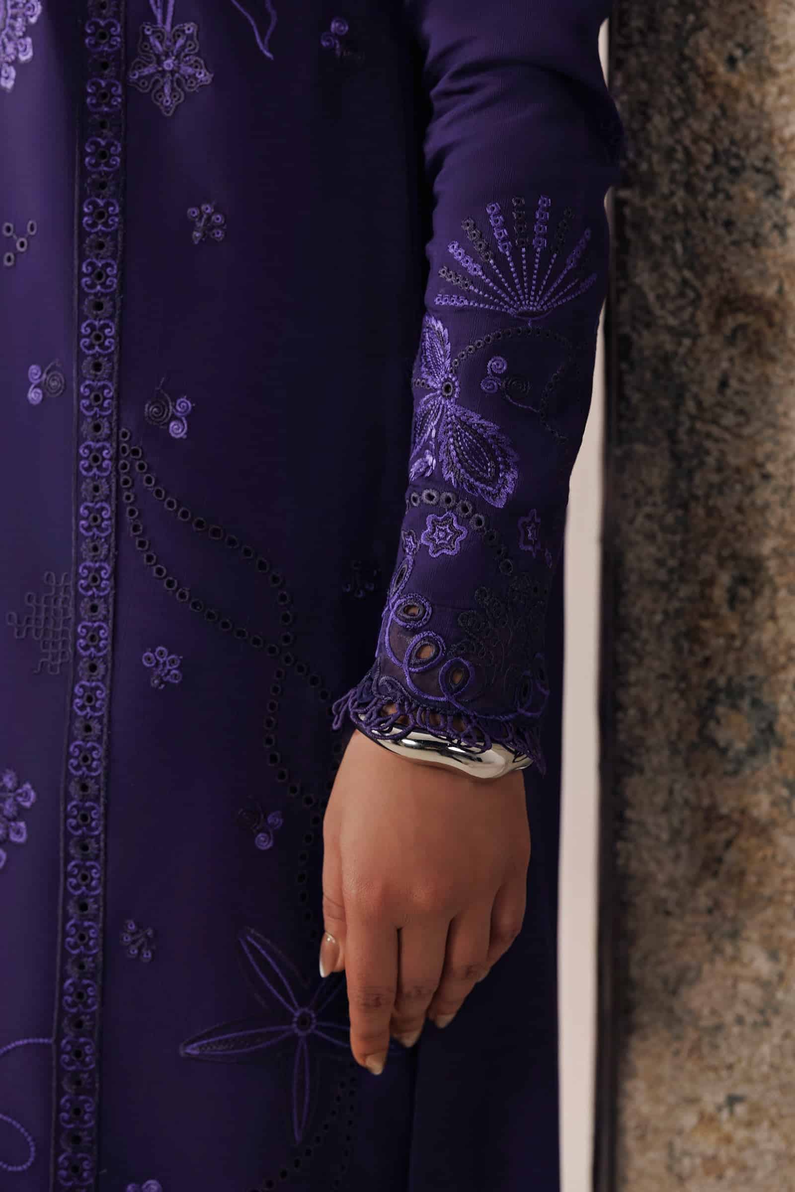 Qline linen '26 qalamkar | qlw-05 zeemal– detail view 3 Qline Linen '26 Qalamkar | QLW-05 ZEEMAL– detail view 3