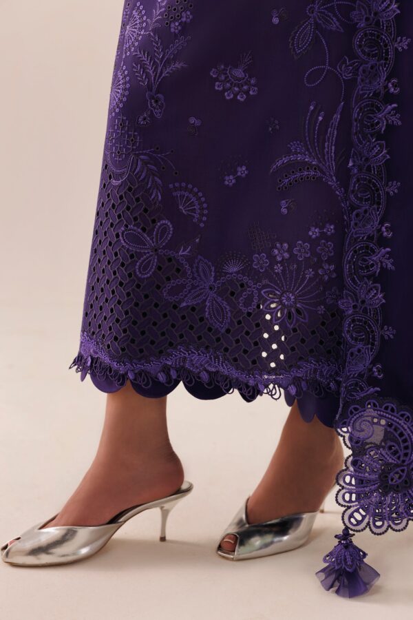 Qline linen '26 qalamkar | qlw-05 zeemal– detail view 5 Qline Linen '26 Qalamkar | QLW-05 ZEEMAL– detail view 5