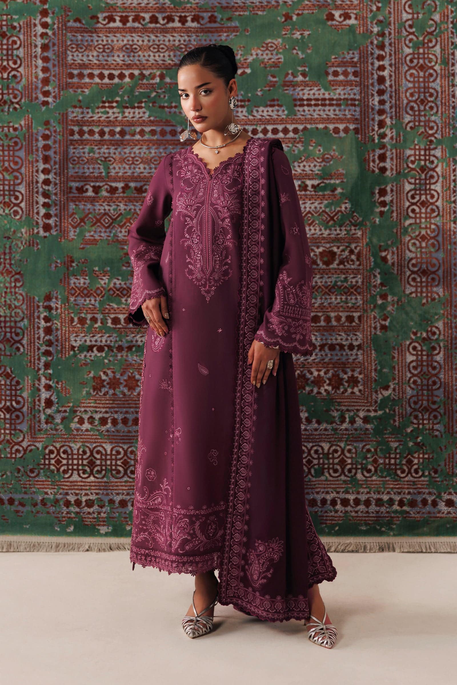 Qline linen '26 qalamkar | qlw-14 farwa– alternate view Qline Linen '26 Qalamkar | QLW-14 FARWA– alternate view
