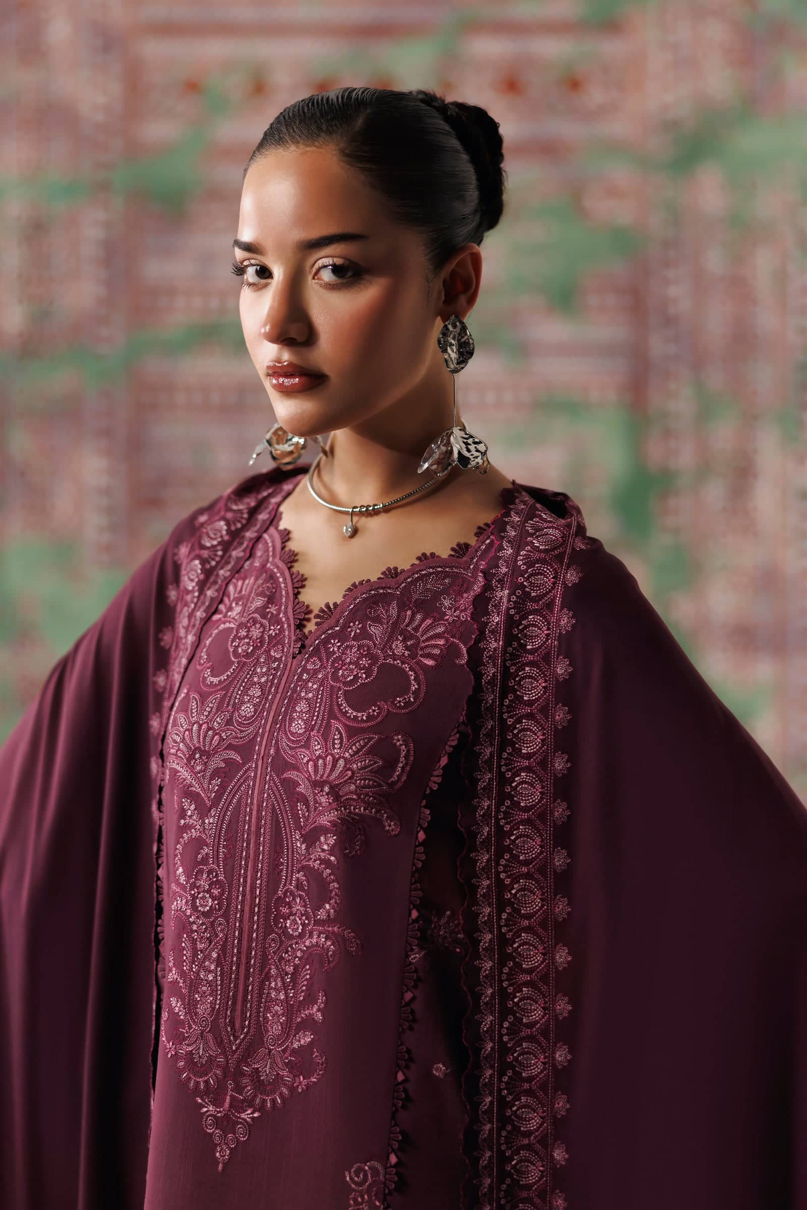 Qline linen '26 qalamkar | qlw-14 farwa– detail view 6 Qline Linen '26 Qalamkar | QLW-14 FARWA– detail view 6