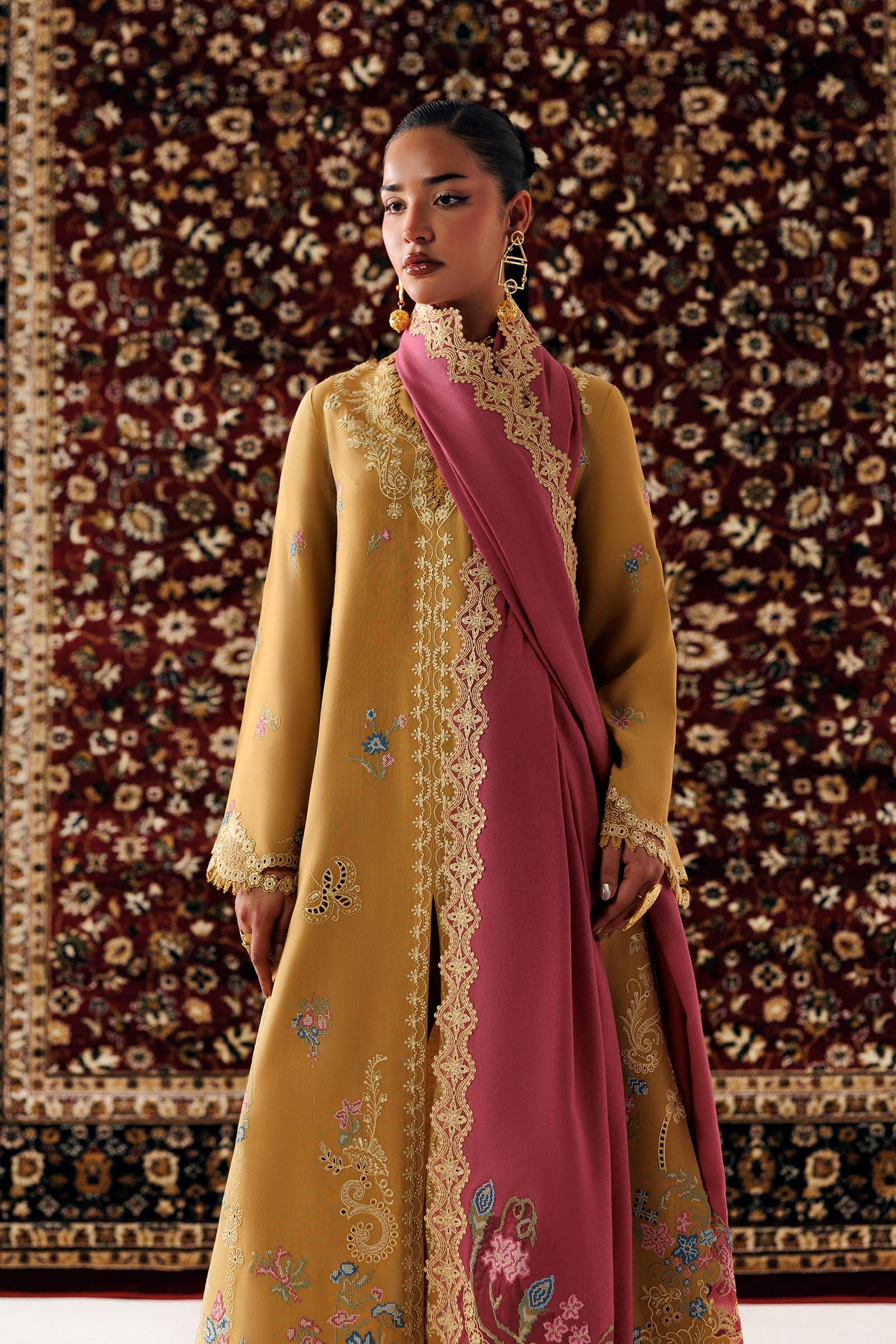 Qline linen '26 qalamkar | qlw-06 nyra– detail view 2 Qline Linen '26 Qalamkar | QLW-06 NYRA– detail view 2
