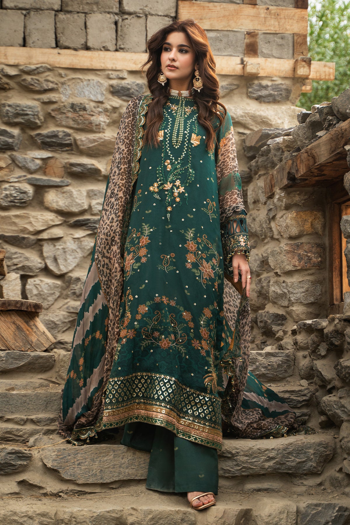 Charizma vasal winter v2 2026 3-pc unstitched embroidered chiffon collection vslw6-14– detail view 2 Charizma Vasal Winter V2 2026 3-PC Unstitched Embroidered Chiffon Collection VSLW6-14– detail view 2