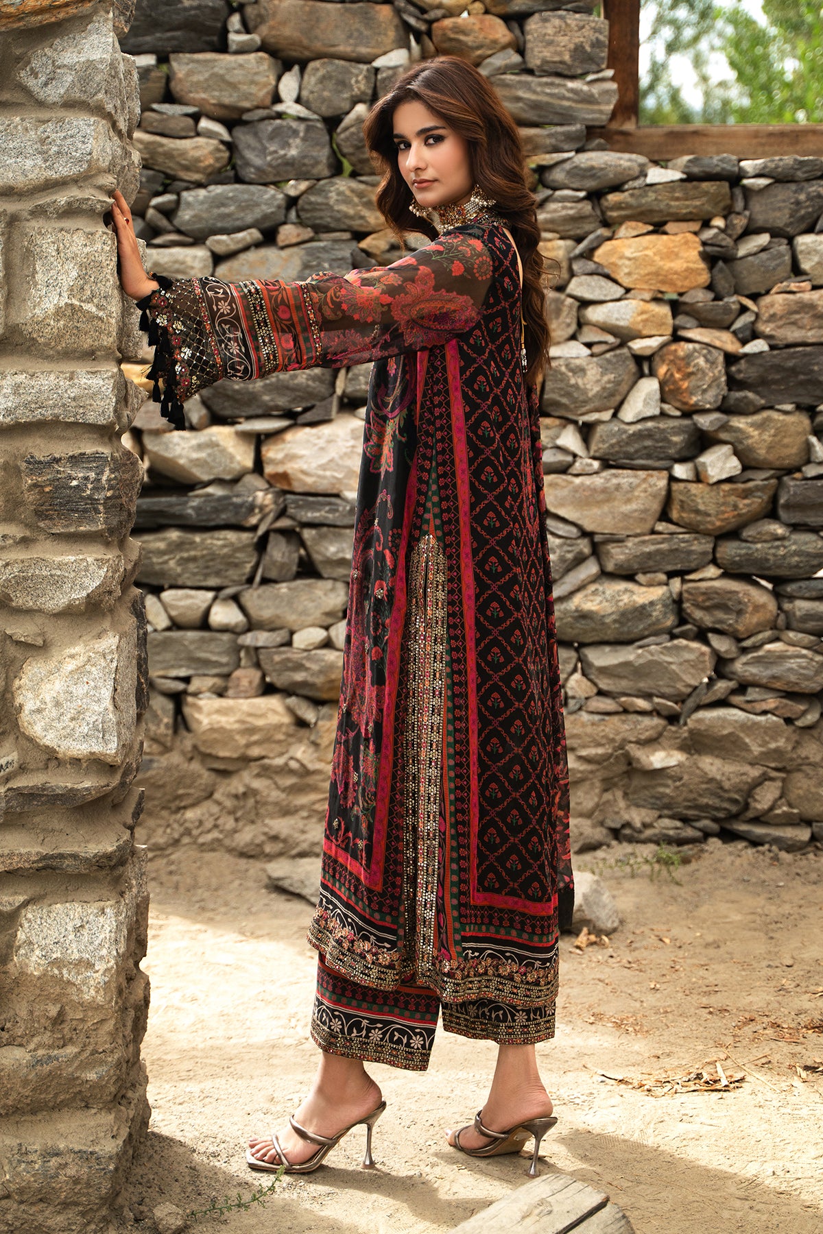 Charizma vasal winter v2 2026 3-pc unstitched embroidered chiffon collection vslw6-16– detail view 7 Charizma Vasal Winter V2 2026 3-PC Unstitched Embroidered Chiffon Collection VSLW6-16– detail view 7